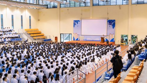 Chủ tịch AHV Group Tập huấn hướng nghiệp, khởi nghiệp cho học sinh Trường THPT Chuyên Bắc Ninh